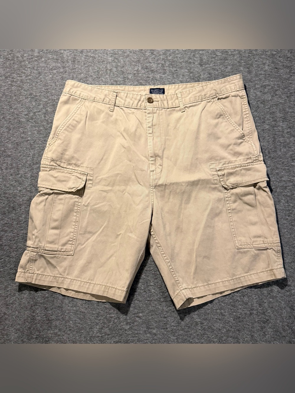 Levis Cargo Shorts Mens 40 tan cotton 9" inseam khaki snap pockets Y2k